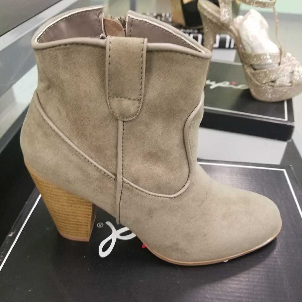 COPY - Taupe Western Booties
